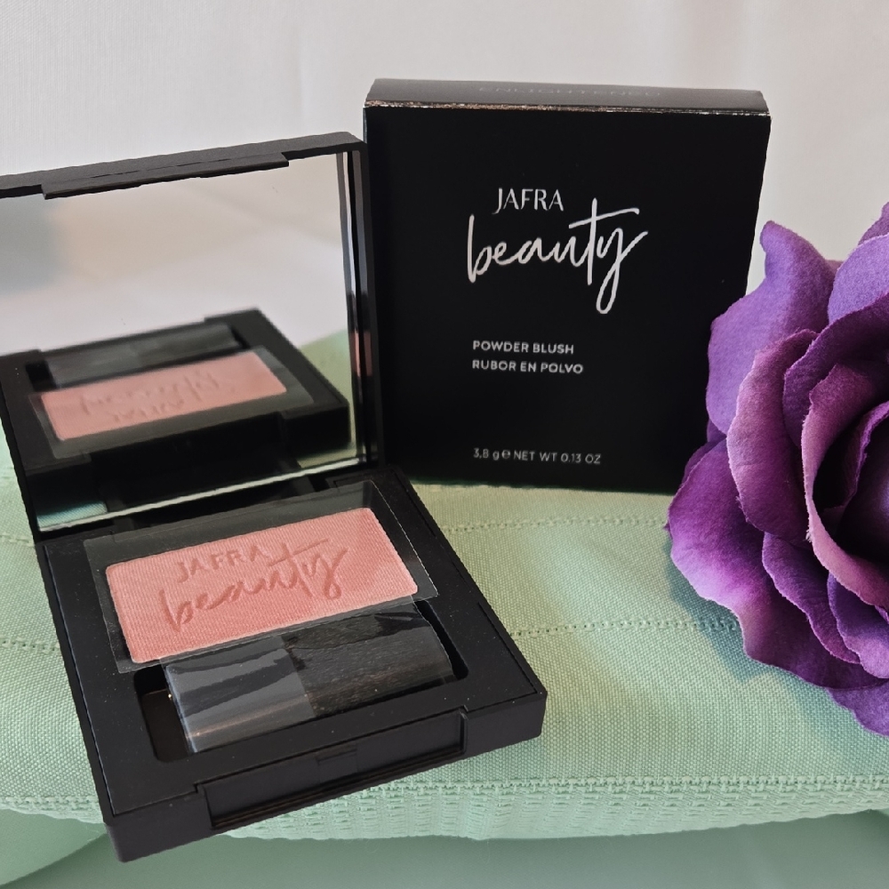 JAFRA Enlightened Blush Compact • Soft Matte Pink • .13 oz • Discontinued • NWT